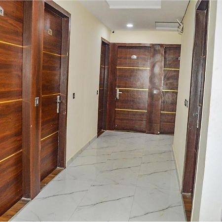 Fabhotel The Golf Inn 诺伊达 外观 照片