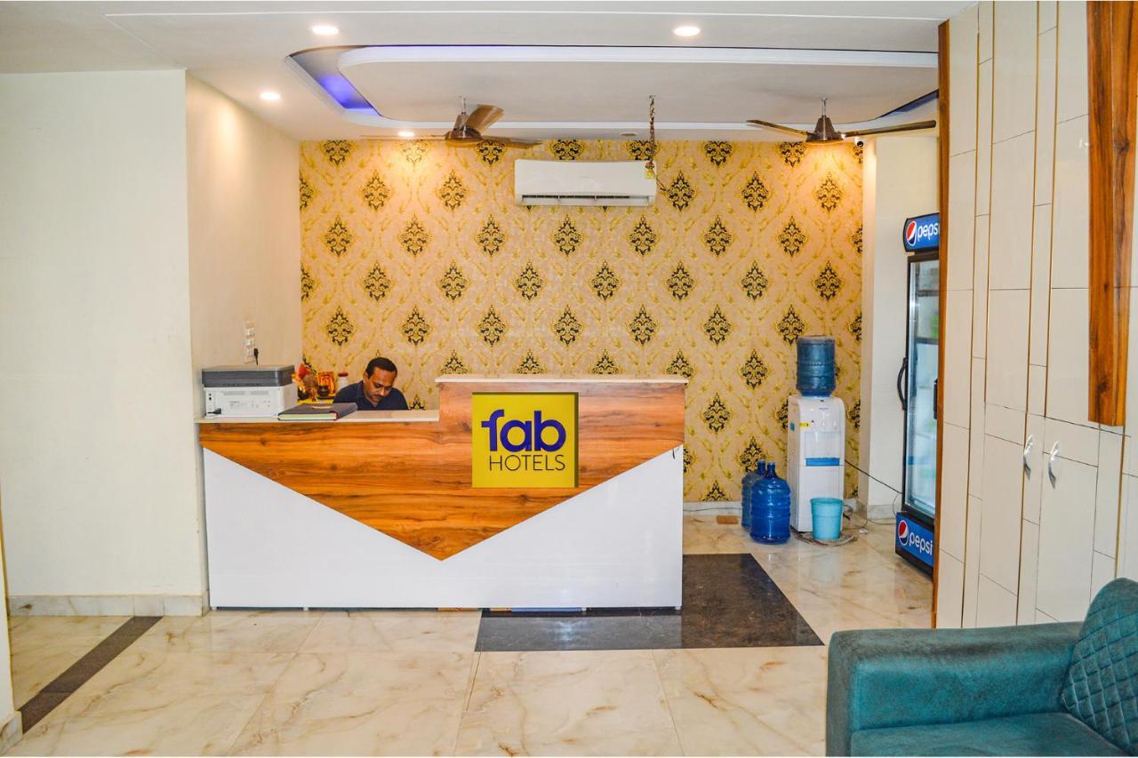 Fabhotel The Golf Inn 诺伊达 外观 照片