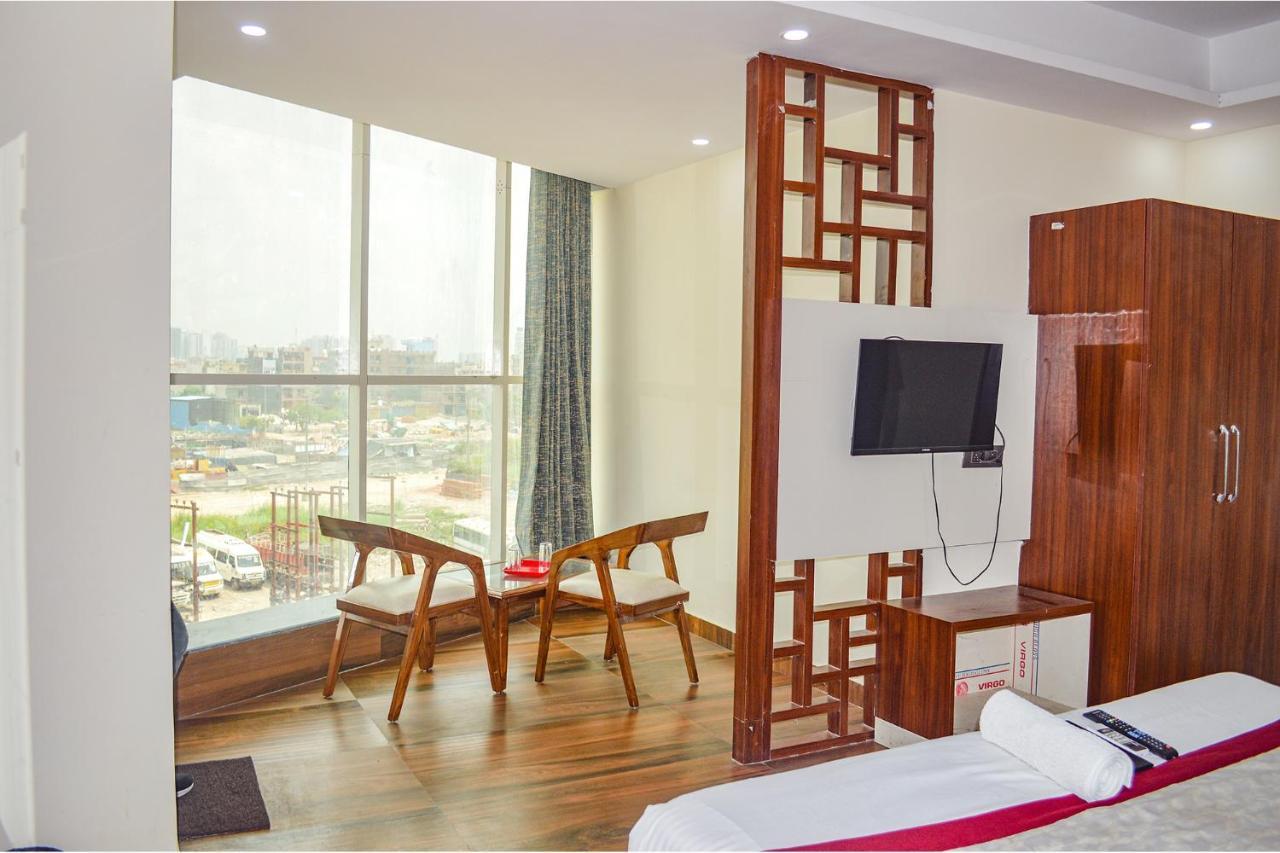 Fabhotel The Golf Inn 诺伊达 外观 照片