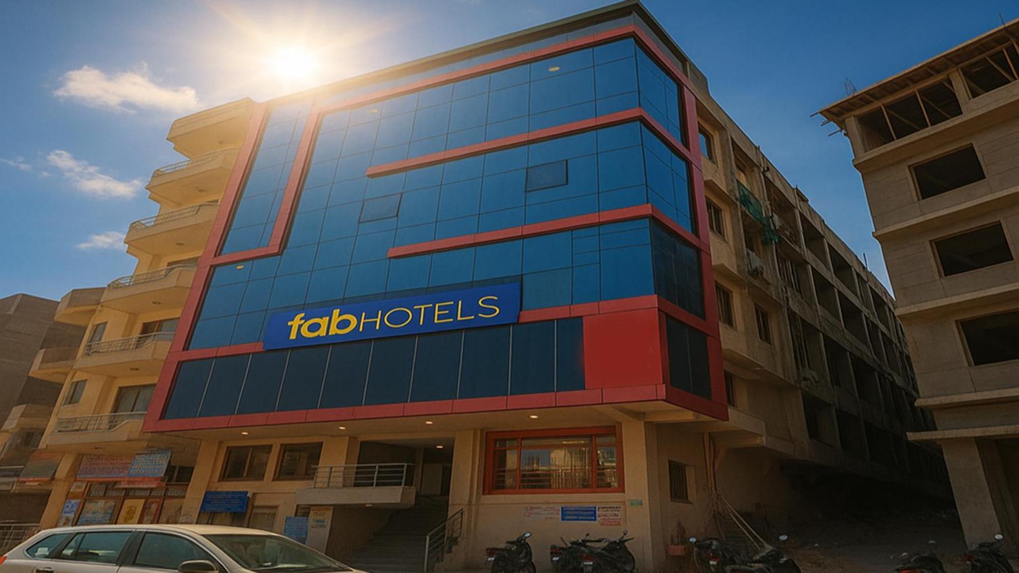 Fabhotel The Golf Inn 诺伊达 外观 照片